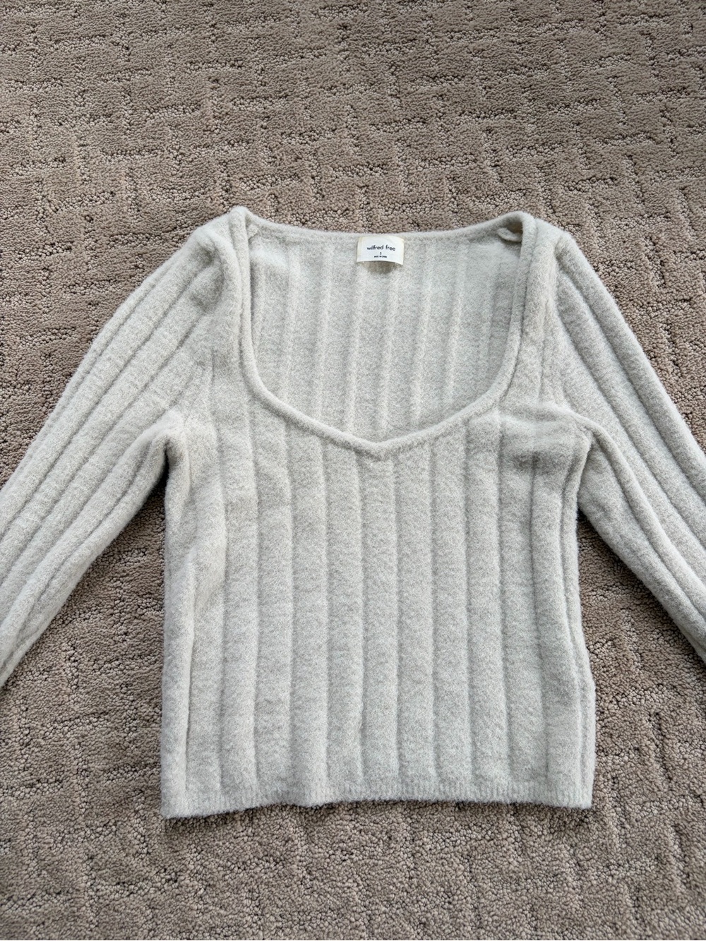 Wilfred Light Gray Ribbed V-Neck Sweater